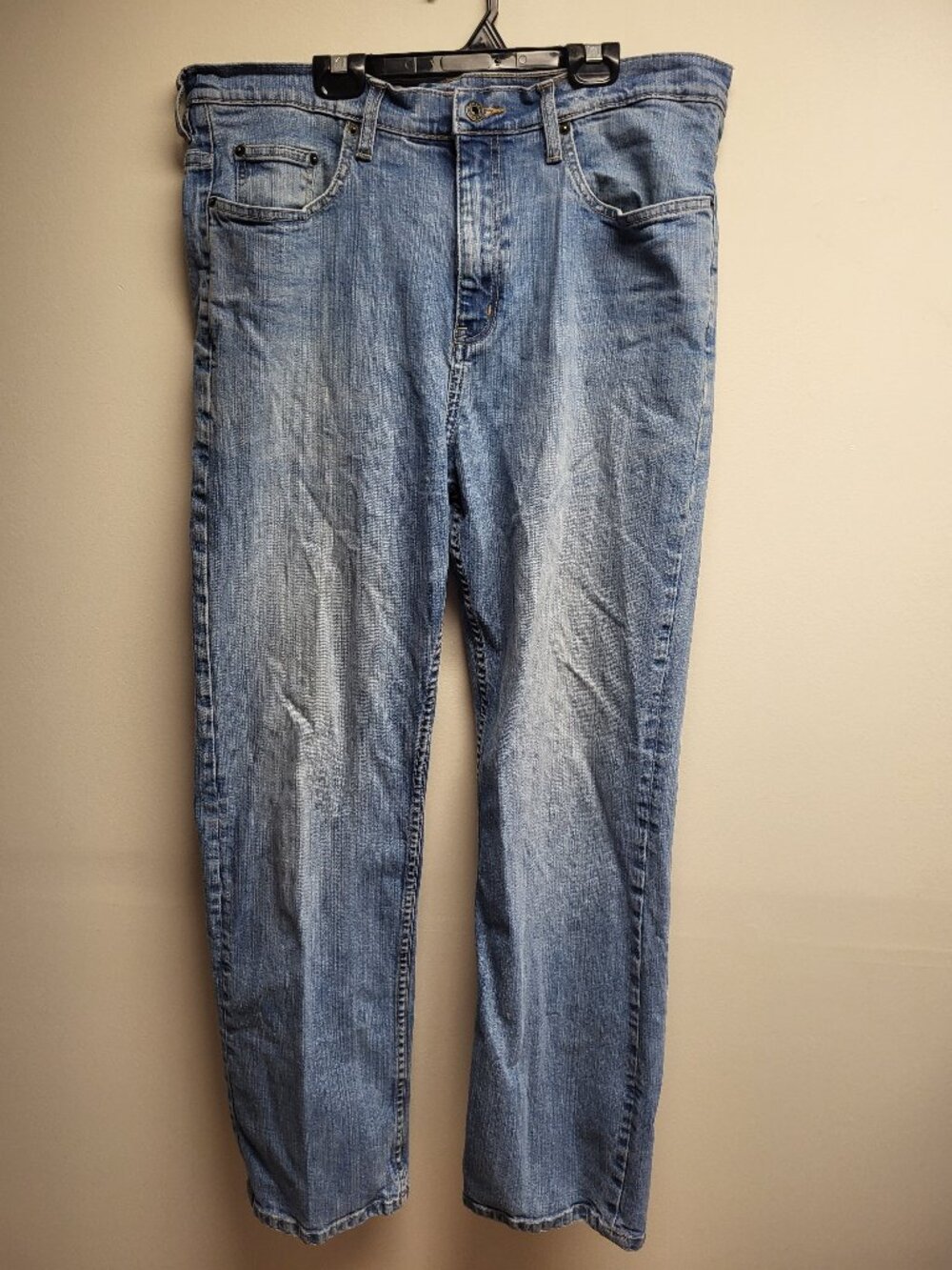 Denver Hayes Classic Fit Light Wash Denim Jeans No Size Tag - See Measurements